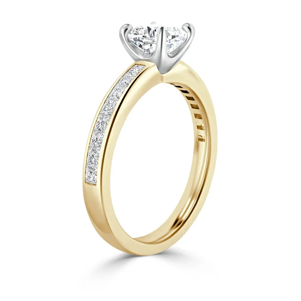 Amelia - 18ct Yellow Gold - Cushion